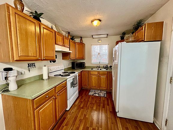 3rd image of 1508 Penick Ave