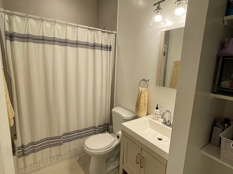 2nd Bathroom