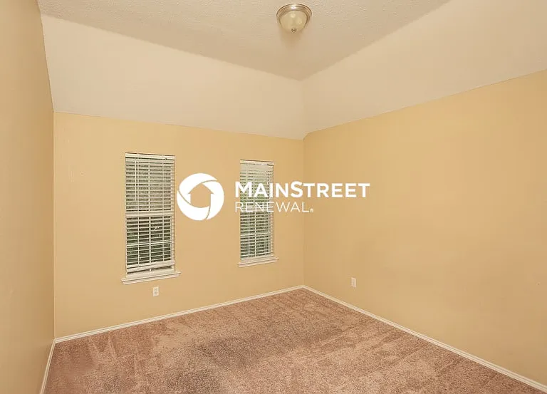 749 Mulberry Ln — Photo 6