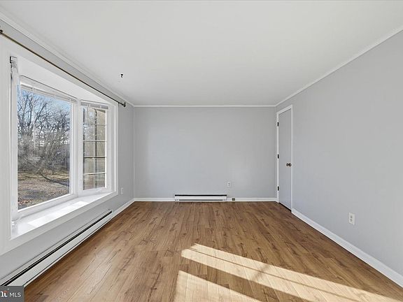 5th image of 467 Ruebuck Rd