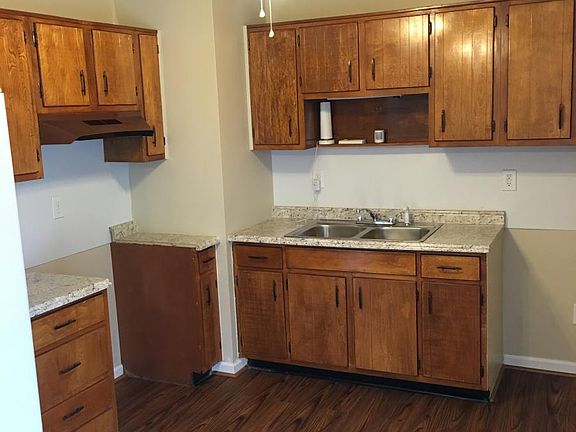 2nd image of 10811 Milwaukee Way