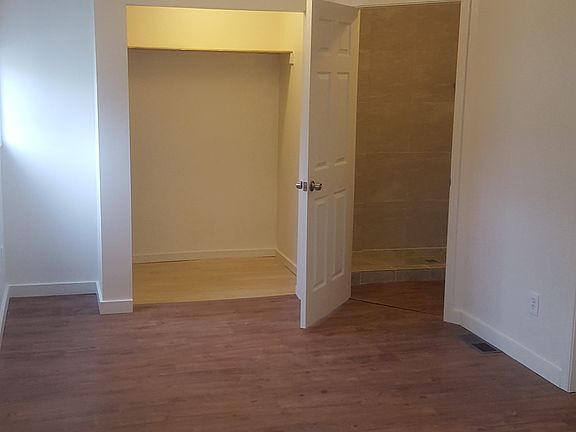 5th image of 117 12th Ave N