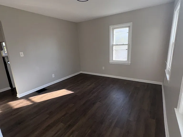 2504 Vendome Dr — Photo 12