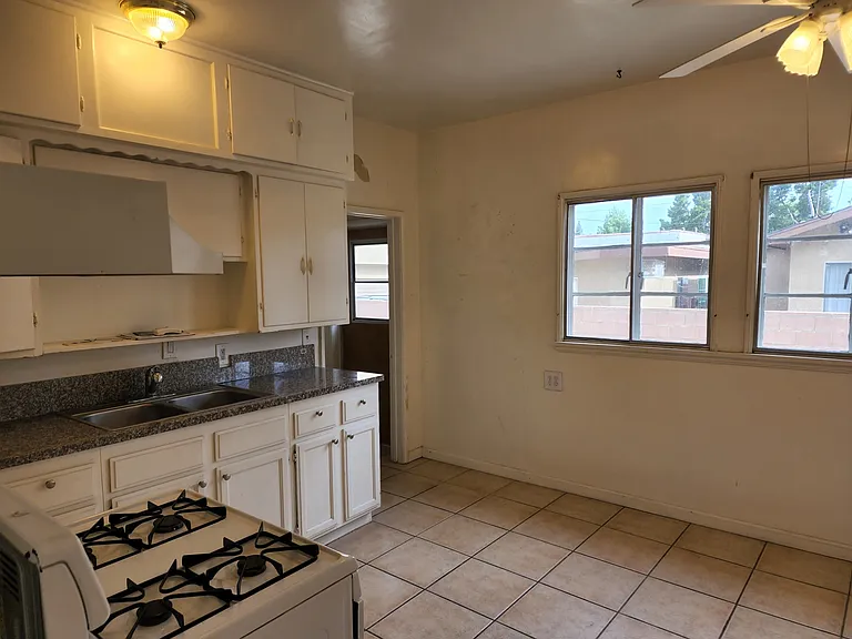 5723 Fair Ave #5733 — Photo 9