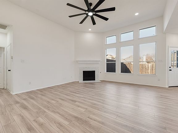 3rd image of 5828 Pine Ridge Blvd