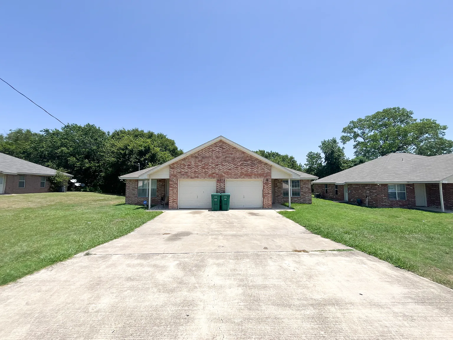 3 bed, 1100 sqft, $1,145 — Photo 2
