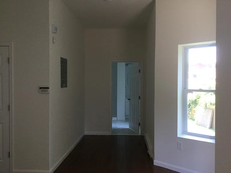 3027 Windsor Ave #1 — Photo 9
