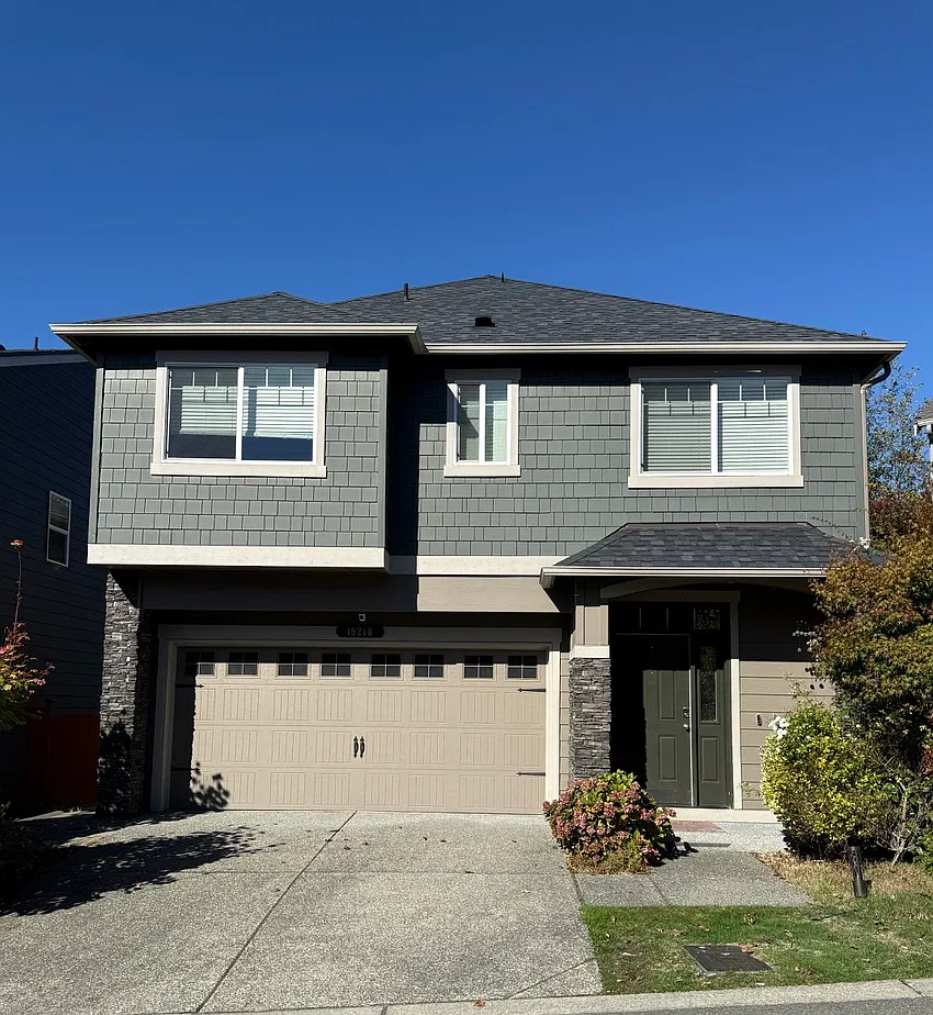 5 bed, 3.5 bath, 2738 sqft, $3,900 — Photo 1