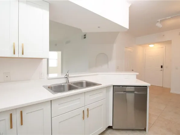 13010 Positano Cir APT 102, Naples, FL 34105