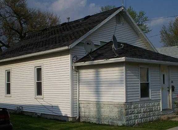 5th image of 412 Elm St