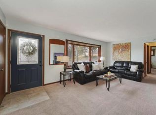 1630 Hillsboro Ave N, Golden Valley, MN 55427