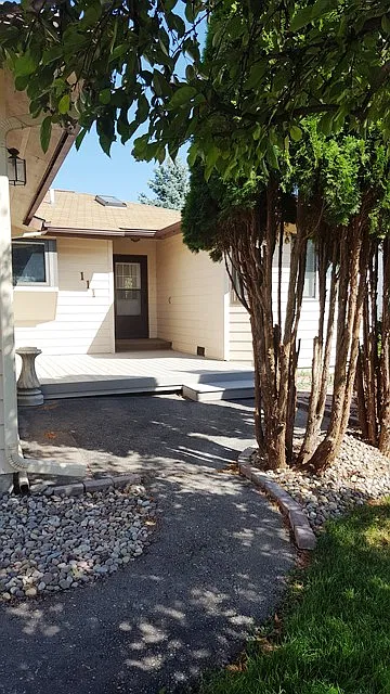 3 bed, 2.0 bath, 1515 sqft, $2,900 — Photo 2