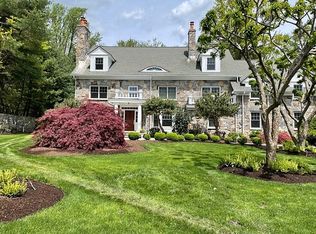 20 Camelot Ct, Stamford, CT 06907