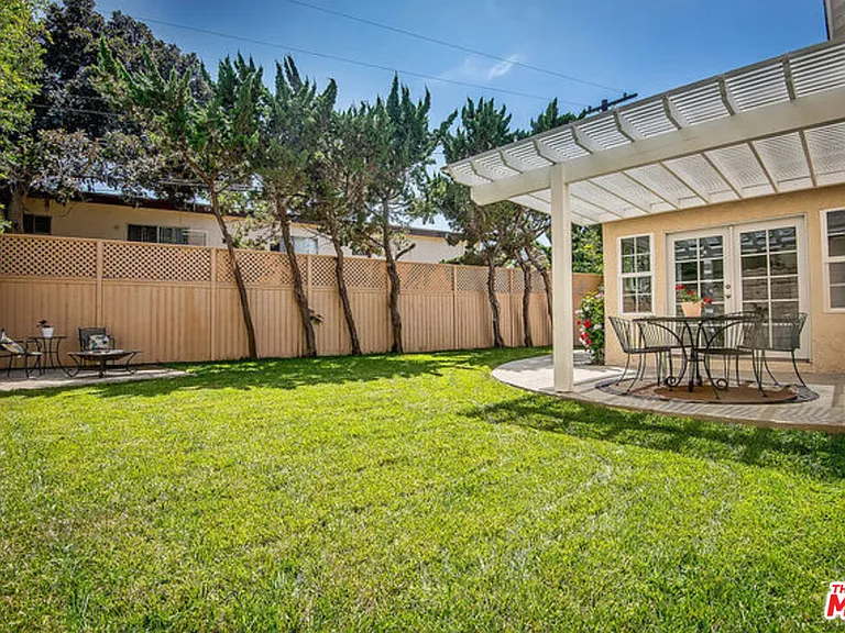 7830 W 83rd St — Photo 50