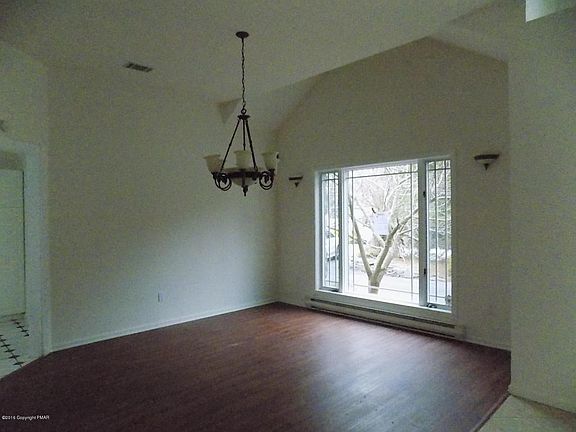 3rd image of 350 Rolling Hills Dr
