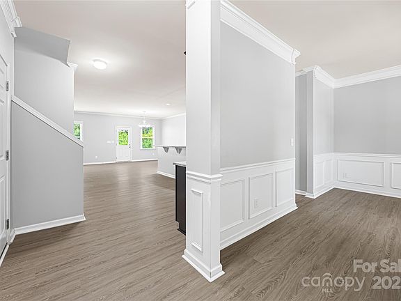 5th image of 8400 Empress Ct