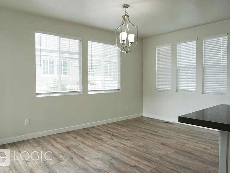 856 W 2800 N — Photo 11