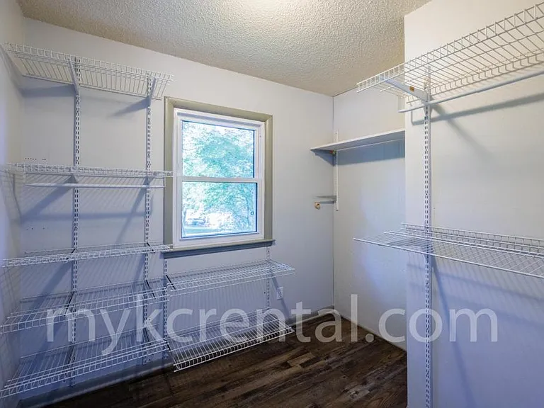 7915 W 59th Ter — Photo 13
