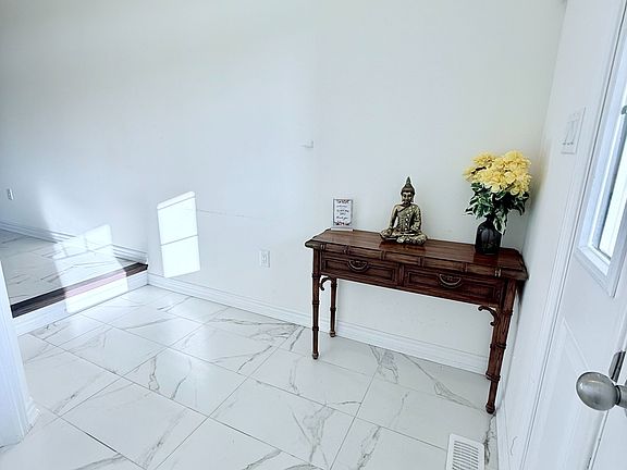 3rd image of 2229 Grainger Loop