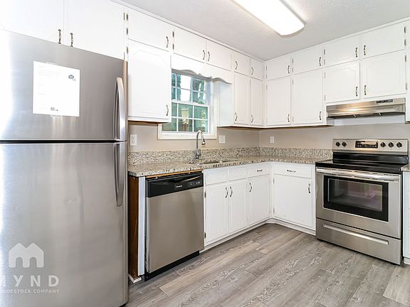 3rd image of 181 Mona Ct