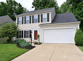 8536 Wayside Dr, Olmsted Falls, OH 44138