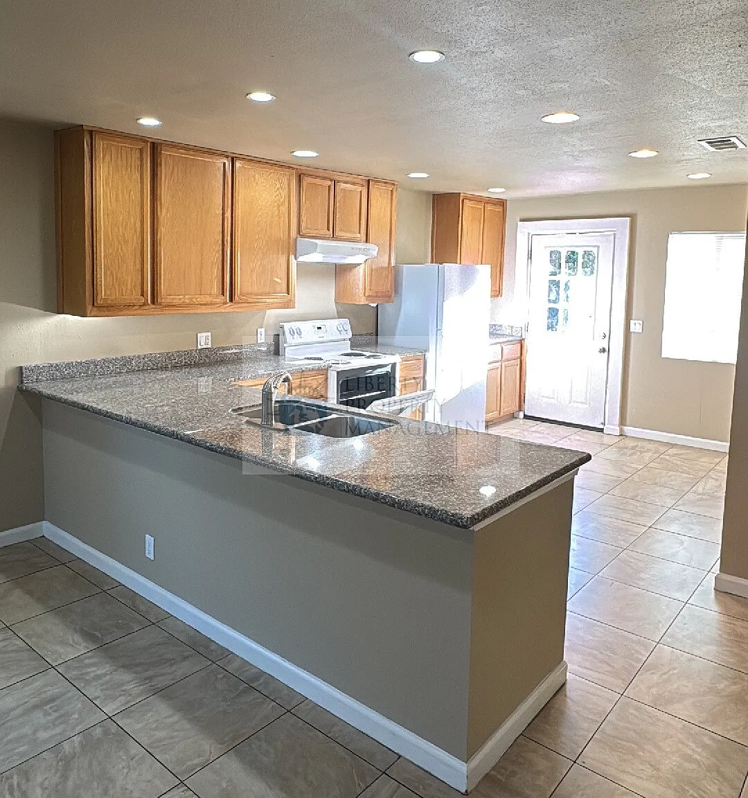 2 bed, 832 sqft, $1,675 — Photo 3