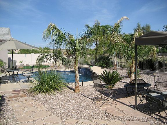viewing lot w/access to park