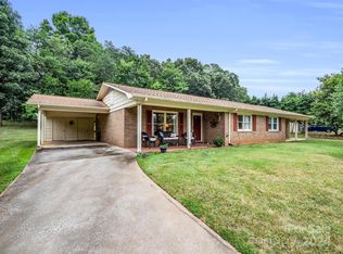 177 Eastwood Village Dr, Bostic, NC 28018