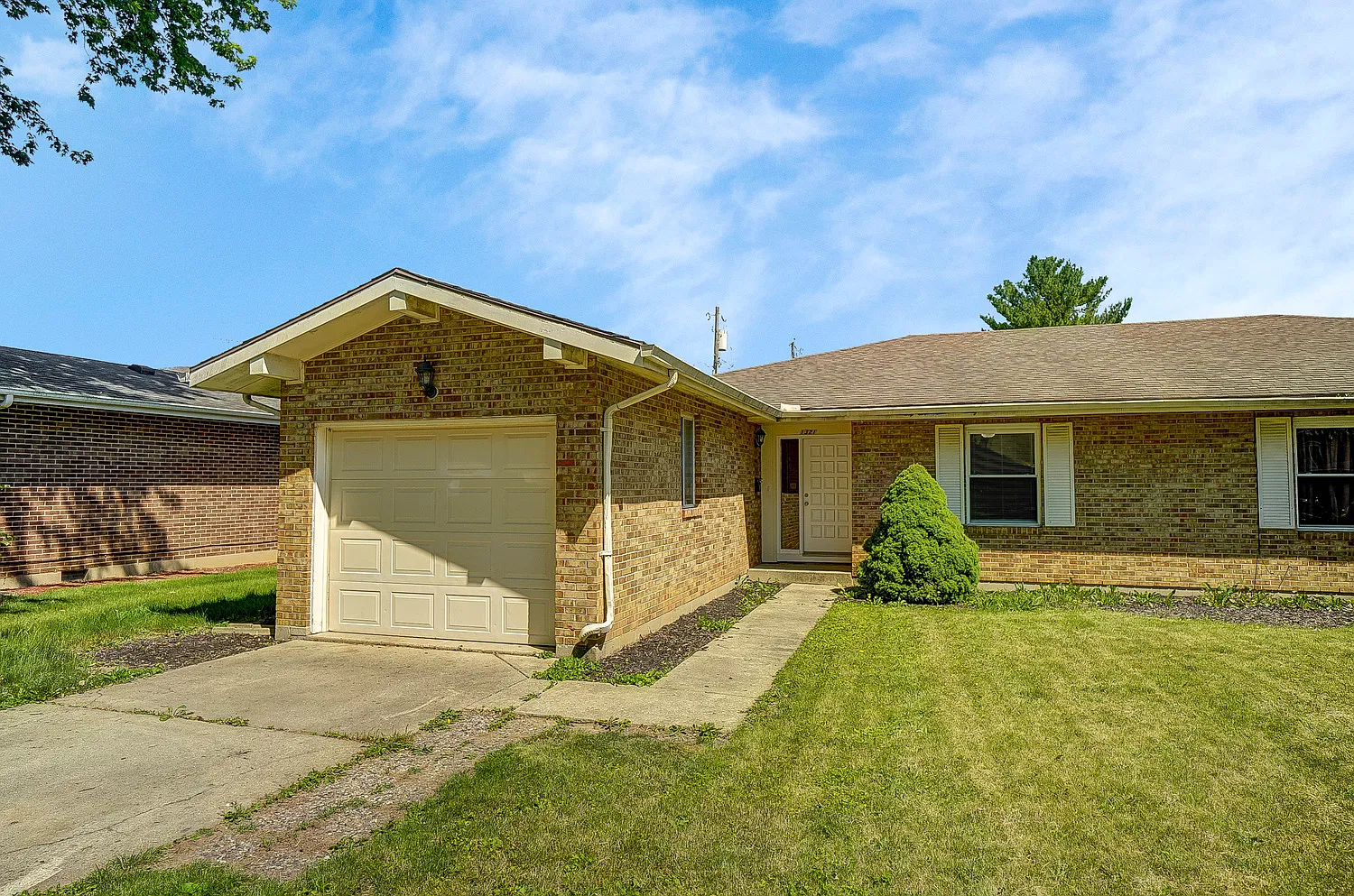 3 bed, 1141 sqft, $1,450 — Photo 1