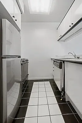 Rented by RELO REDAC INC. | media 6