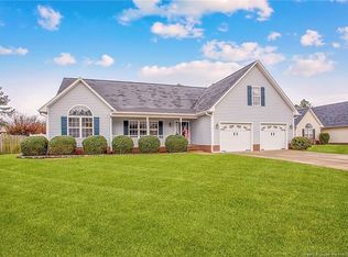 4408 Forest Park Ct, Hope Mills, NC 28348