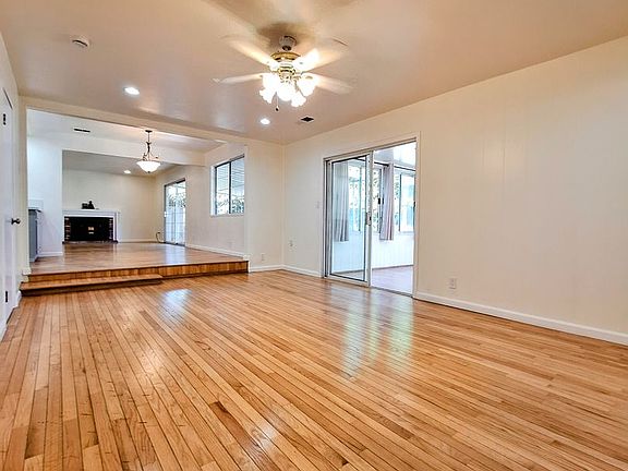3rd image of 2098 Hoover Dr