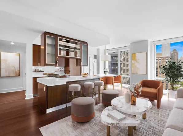 60 Riverside Boulevard image 1 of 20