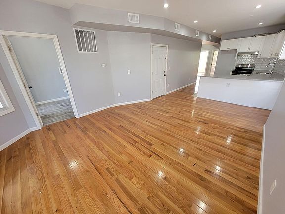 3rd image of 166 N 15th St Floor 2
