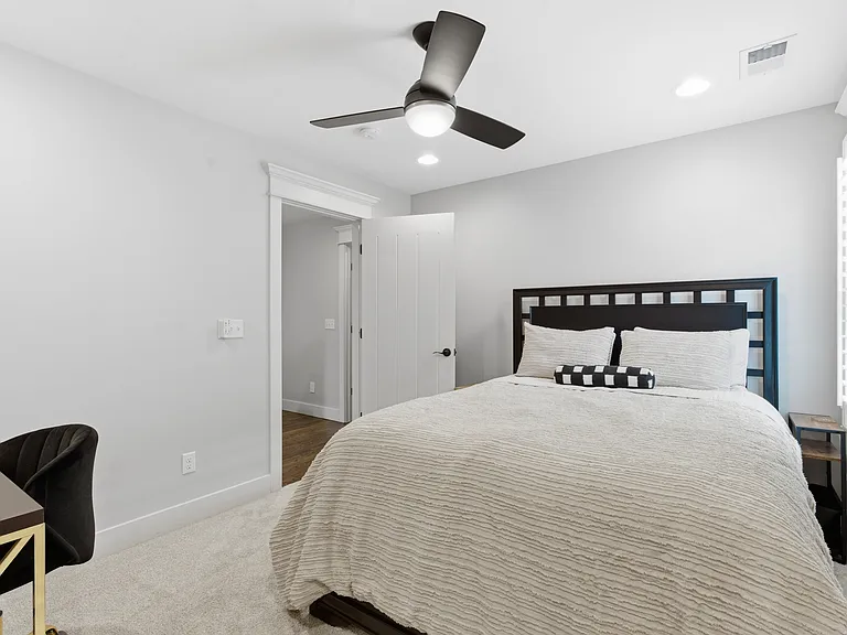 1034 Burchwood Ave — Photo 4
