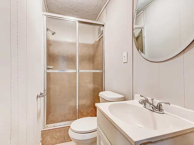 909 Winchester Dr — Photo 17