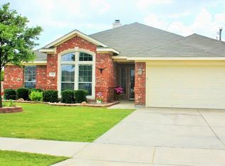701 Lakeview Dr, Alvarado, TX 76009