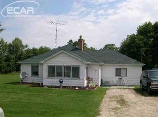 6190 Bray Rd, Flint, MI 48505