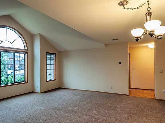 2nd image of 1203 Southview Dr