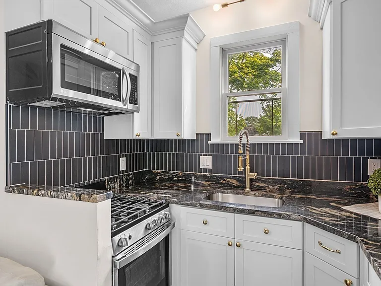 28 Columbus Ave #4 — Photo 5