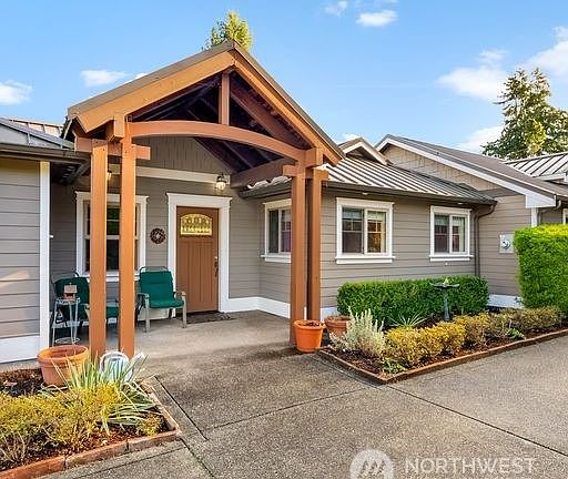2nd image of 6119 Soundview Dr