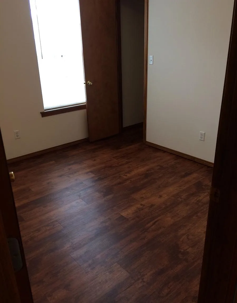 2525 Lake Pointe — Photo 2