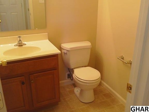 5th image of 420 Eisenhower Dr