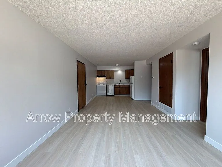 2323 T St #7 — Photo 5
