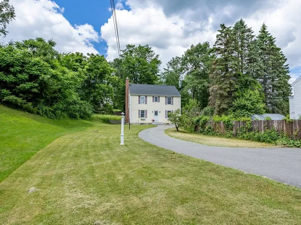 687 Pleasant St, Leominster, MA 01453