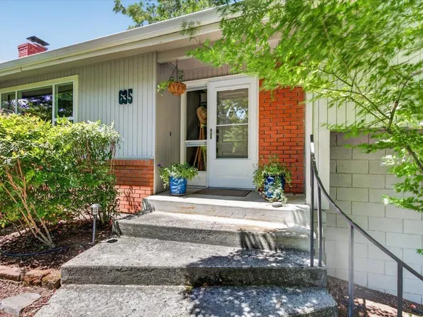 635 Chestnut St, Ashland, OR 97520