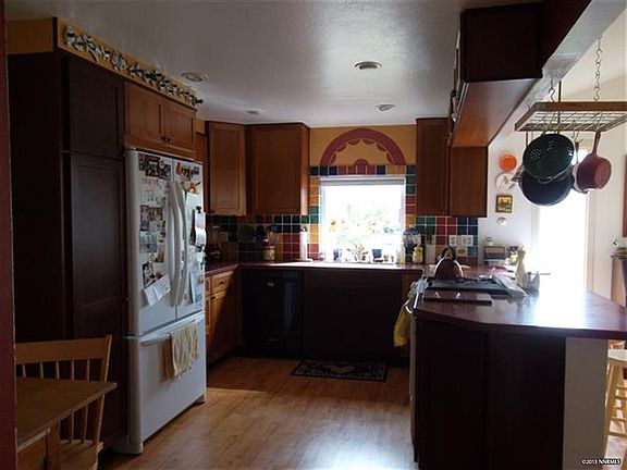 3rd image of 982 Fairway Dr
