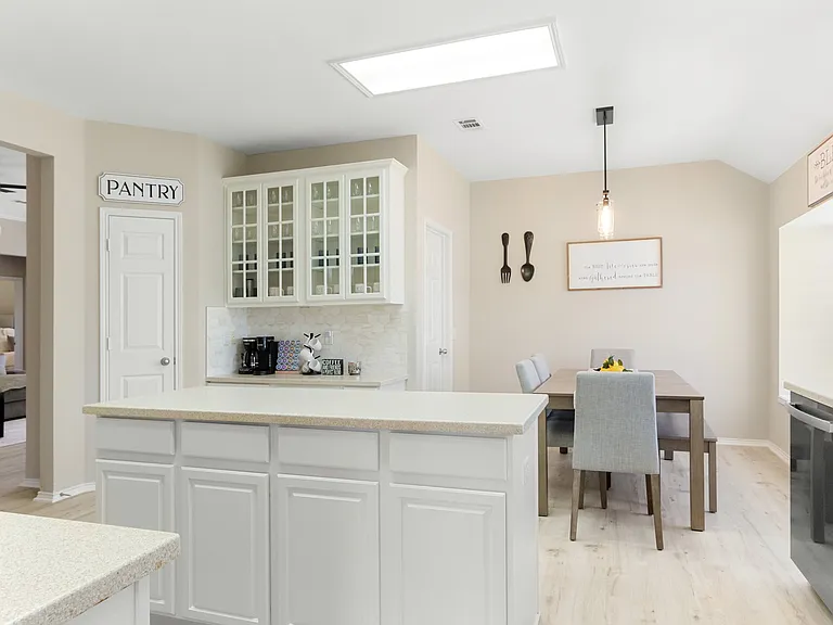 3000 Saint Amanda Dr — Photo 16