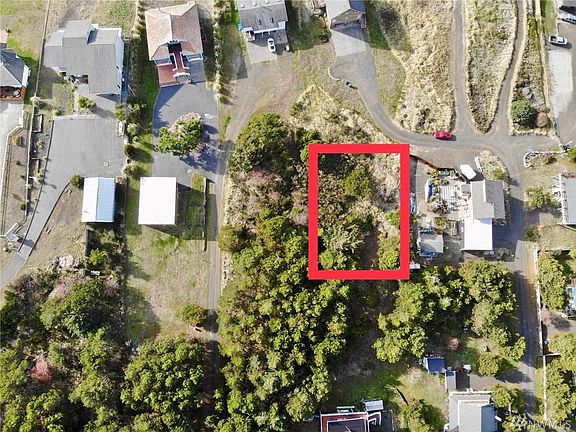 2nd image of 10 Cohassett Dunes Ln