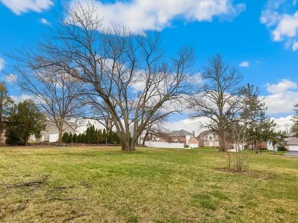 13A E 59th St, Westmont, IL 60559